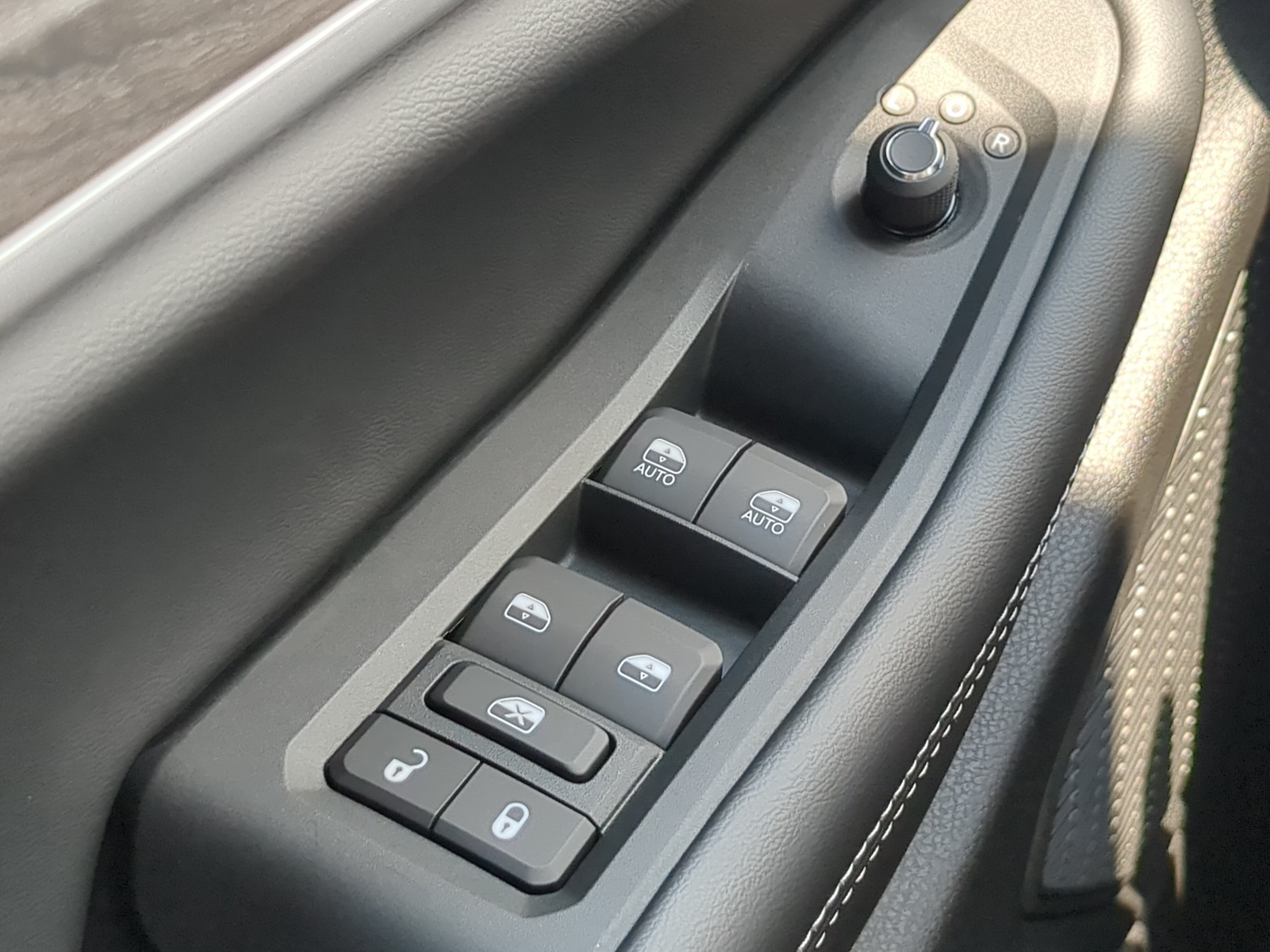 New 2026 Jeep Grand Cherokee Altitude RWD image 23