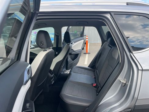 Used 2025 Volkswagen Taos SE image 26