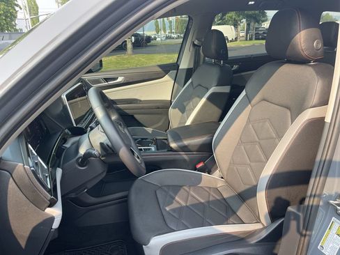 Used 2026 Volkswagen Atlas Peak Edition AWD/4WD image 19