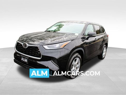Used 2023 Toyota Highlander L image 1