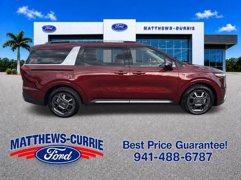 Used 2025 Kia Carnival SX FWD image 3