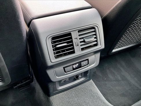 Used 2025 Audi Q5 2.0T Premium w/ Convenience Plus Package image 10