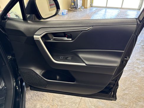 Used 2023 Toyota RAV4 XLE Premium image 15