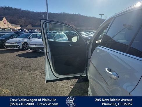 Certified 2025 Volkswagen Atlas Cross Sport SEL Premium R-Line image 37