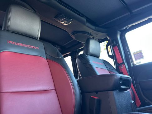 Used 2023 Jeep Wrangler Unlimited Rubicon 4xe image 13