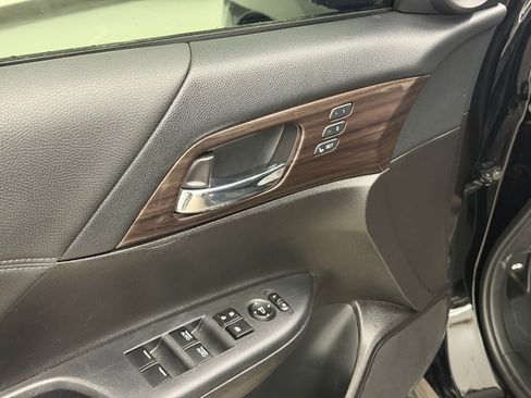 Used 2017 Honda Accord EX-L image 21