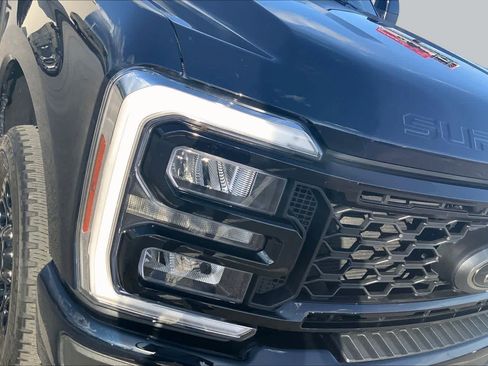 Certified 2025 Ford F250 Lariat w/ Lariat Ultimate Package AWD/4WD image 28