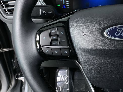 Used 2024 Ford Escape SE image 23