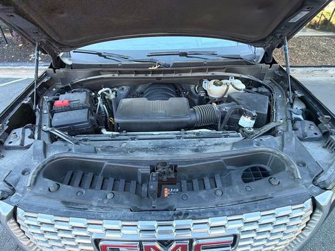 Used 2023 GMC Yukon Denali AWD/4WD image 6