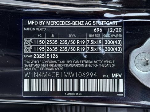 Used 2021 Mercedes-Benz GLB 250 w/ Premium Package image 45