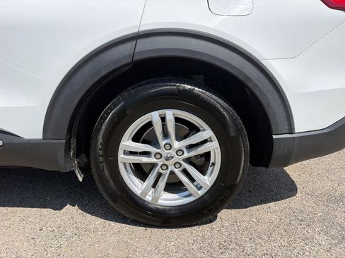 Used 2020 Ford Explorer XLT image 11