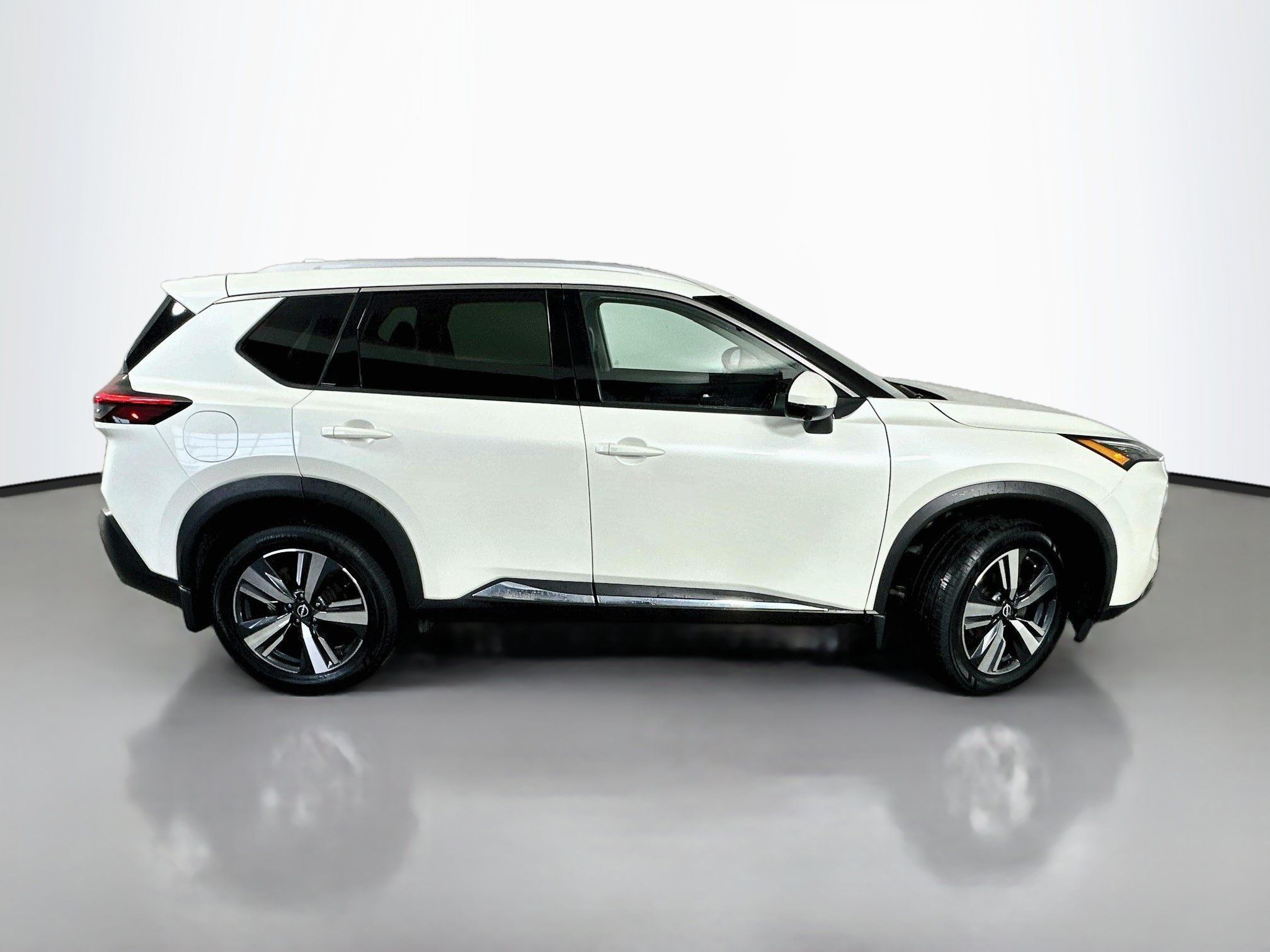 Used 2023 Nissan Rogue SL AWD/4WD image 8