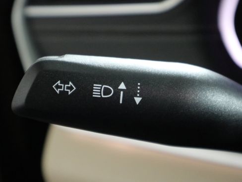 New 2025 Jeep Grand Cherokee L Limited w/ Luxury Tech Group II image 32