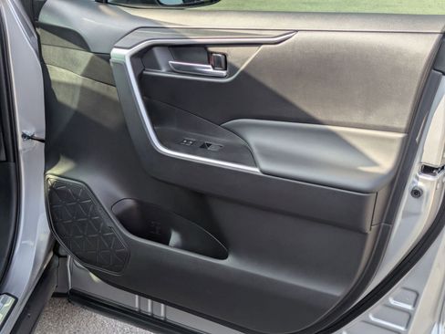 Used 2024 Toyota RAV4 XLE image 28