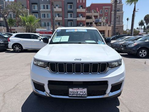 Used 2022 Jeep Grand Cherokee L Limited AWD/4WD image 2