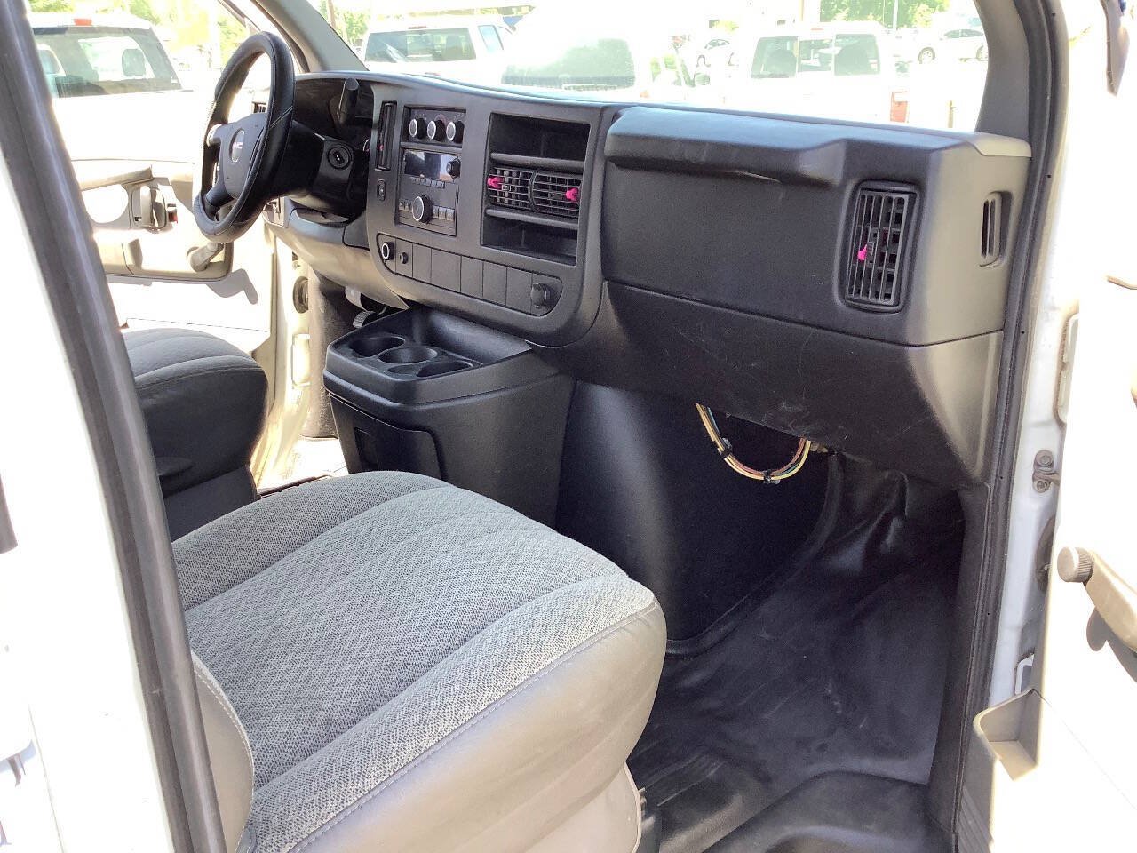 Used 2012 GMC Savana 2500 RWD image 33