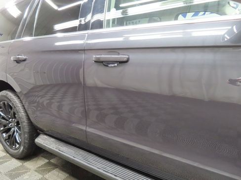 Used 2025 Ford Expedition Active AWD/4WD image 37