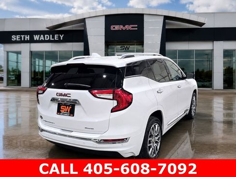 Used 2024 GMC Terrain Denali AWD/4WD image 7