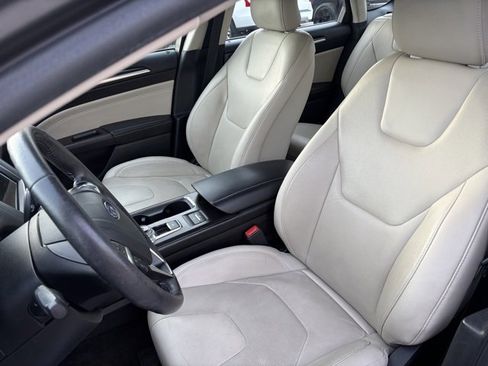 Used 2018 Ford Fusion Titanium image 17