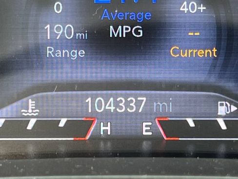 Used 2019 Jeep Cherokee Trailhawk w/ Cold Weather Group AWD/4WD image 6