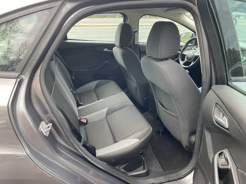 Used 2014 Ford Focus SE FWD image 13