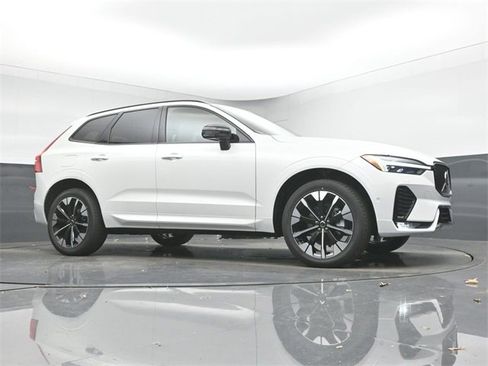 New 2026 Volvo XC60 B5 Plus w/ Protection Package Premier image 37