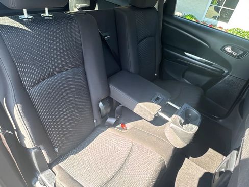 Used 2017 Dodge Journey SE FWD image 24