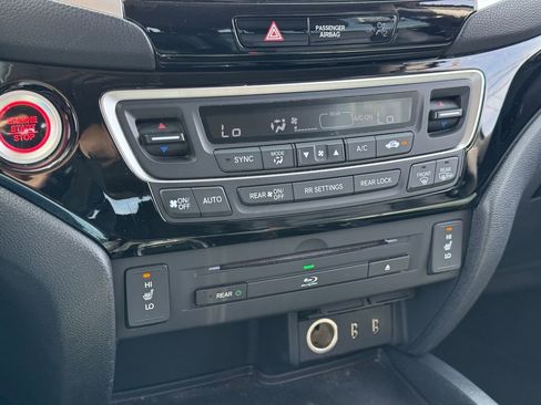 Used 2017 Honda Pilot Touring image 20