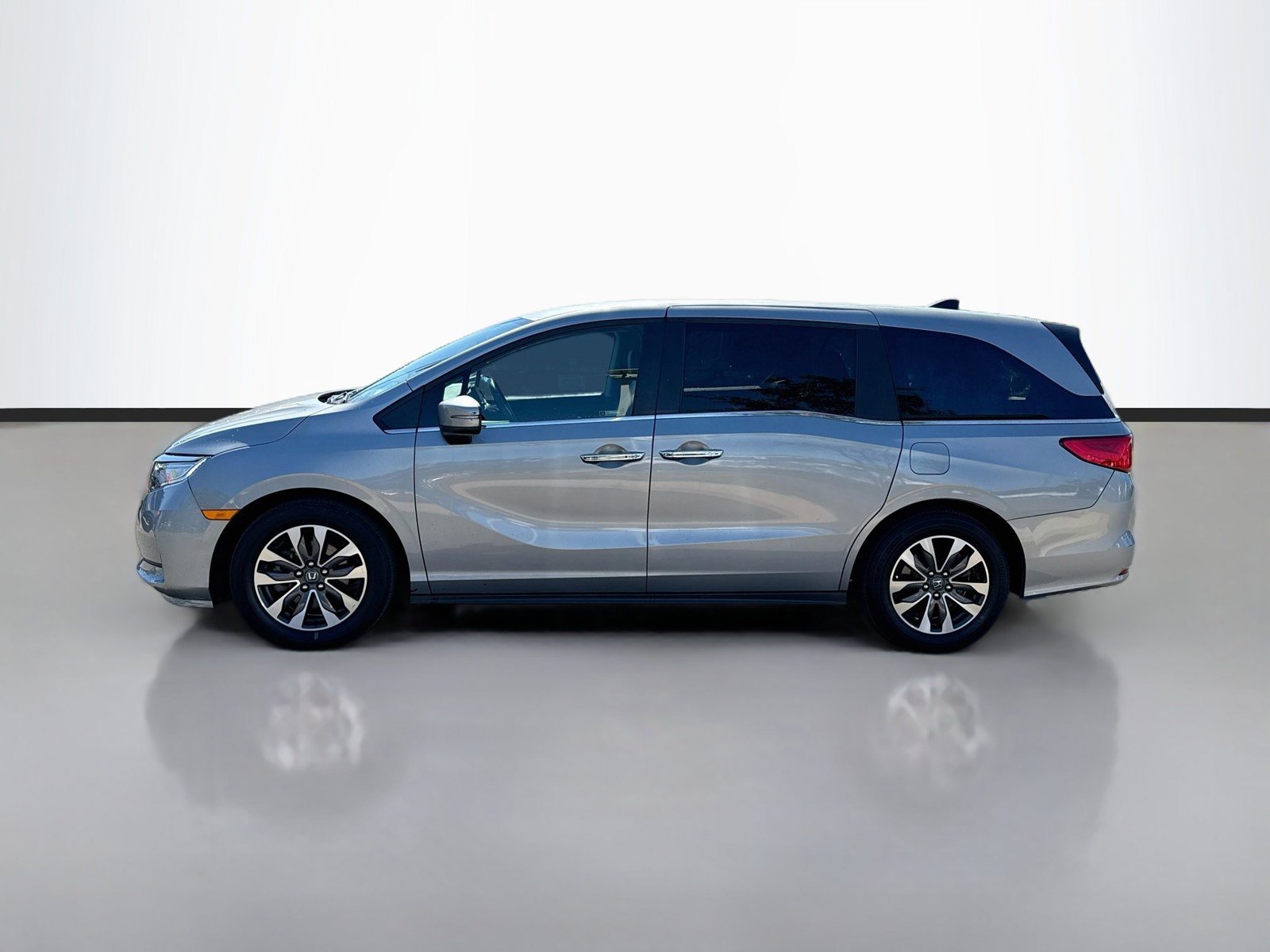 Used 2023 Honda Odyssey EX-L image 4