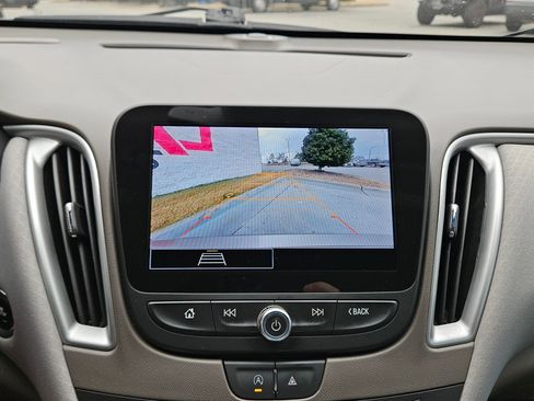 Used 2023 Chevrolet Malibu LT image 32