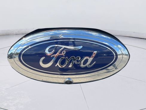 Used 2023 Ford F150 Lariat w/ Trailer Tow Package RWD image 9