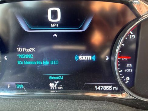 Used 2017 GMC Acadia Denali w/ Technology Package AWD/4WD image 13