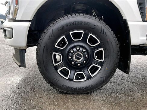 Used 2024 Ford F350 Platinum image 9