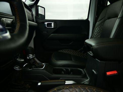 Used 2021 Jeep Wrangler Unlimited Sahara image 27