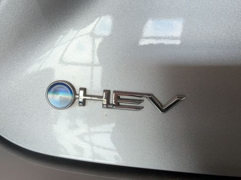 Used 2025 Toyota Camry LE FWD image 37