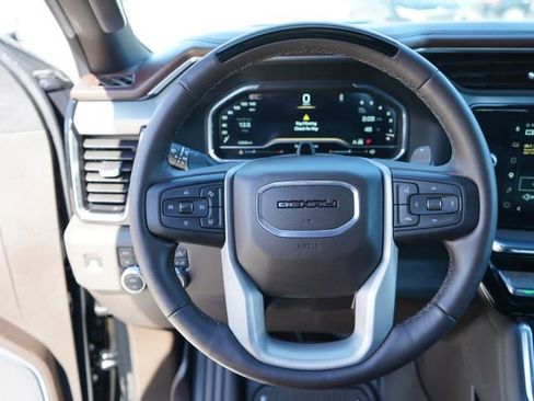 Used 2025 GMC Sierra 1500 Denali w/ Technology Package AWD/4WD image 14