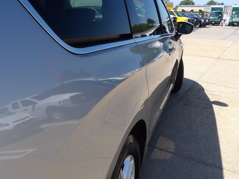 Used 2020 Chrysler Voyager Lxi FWD image 9