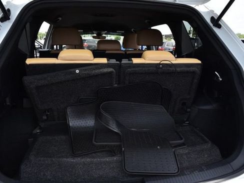 Certified 2023 Volkswagen Tiguan SE FWD image 24