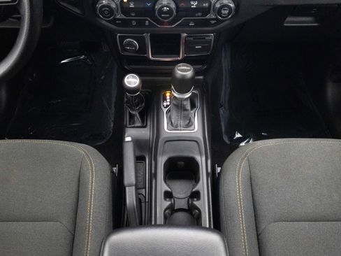 Used 2024 Jeep Gladiator Sport image 31