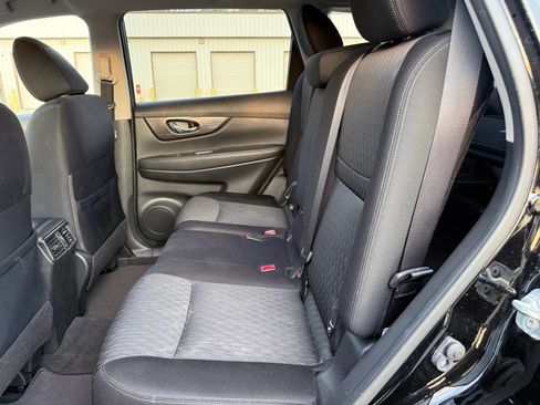 Used 2019 Nissan Rogue SV image 21