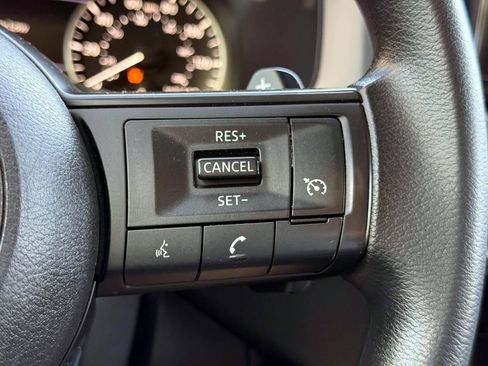 Used 2023 Nissan Pathfinder S AWD/4WD image 18