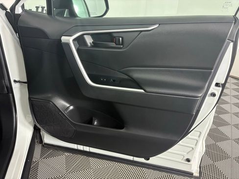 Used 2023 Toyota RAV4 LE image 28
