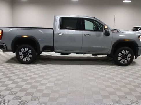 Used 2025 GMC Sierra 2500 Denali image 11