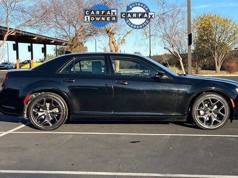 Used 2023 Chrysler 300 S image 8