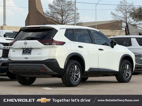 Used 2023 Nissan Rogue S image 6