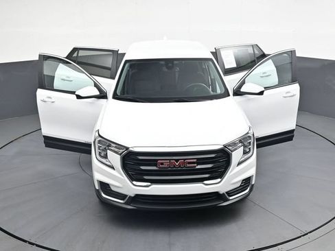 Used 2024 GMC Terrain SLE FWD image 40