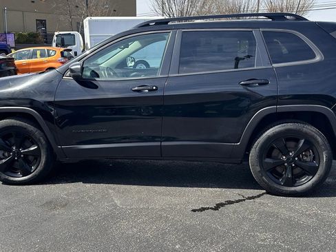 Used 2018 Jeep Cherokee Limited w/ High Altitude Package image 8