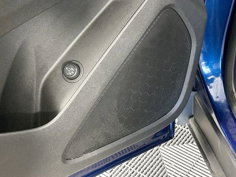 Used 2023 Chevrolet Equinox LT image 26