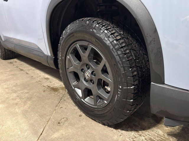 Used 2024 Honda Pilot TrailSport image 17