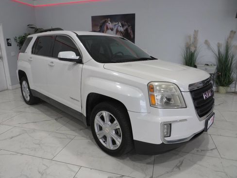 Used 2017 GMC Terrain SLE w/ Convenience Package FWD image 1